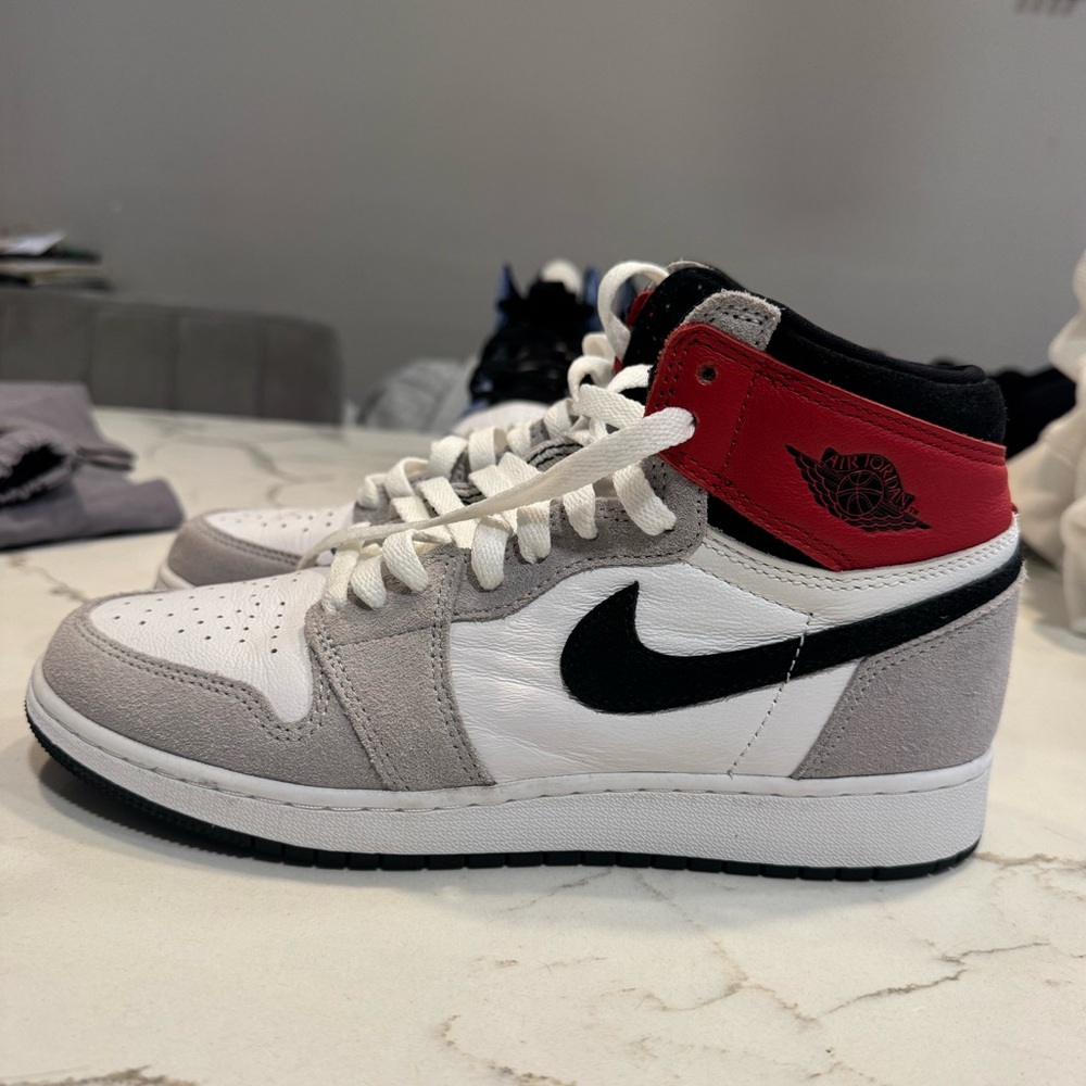 Light Smoke Grey Jordan 1 Retro High OG YOUTH